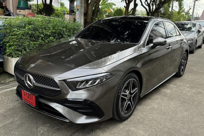 Benz A200 AMG 2023 (Facelift) ป้ายแดง ไมล์เพียง 7,xxx กิโล เท่านั้น ! พร้อมวารันตีศูนย์ถึง 30/09/2026